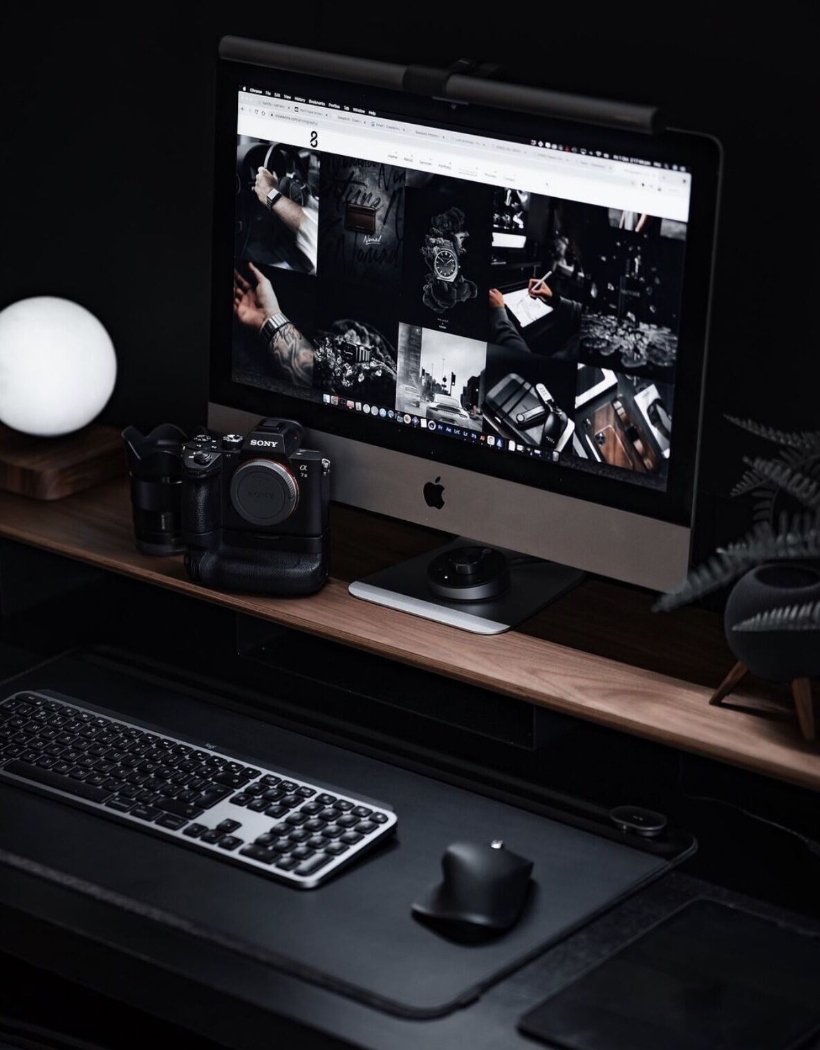 F990F759-3A98-457F-8FB8-2DC38DF5D0A3 levitating moon lamp