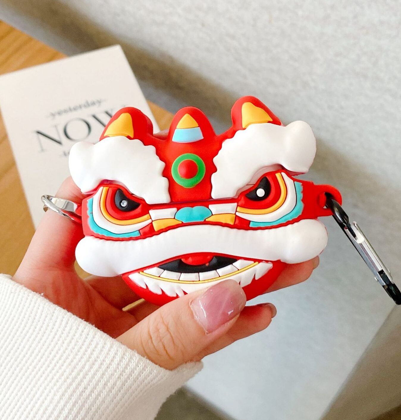 1728599079112-1.jpg Chinese Dragon AirPod Case