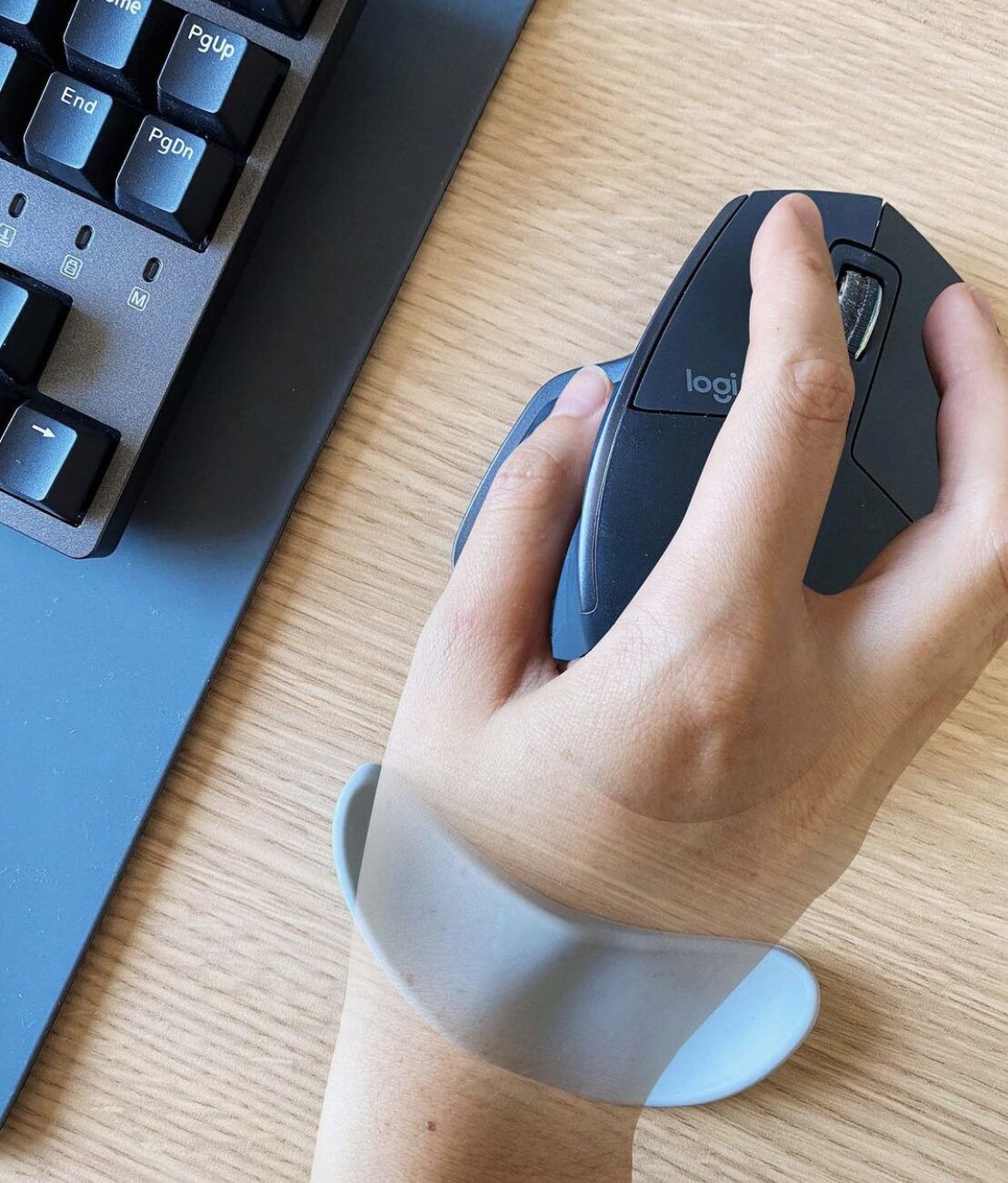 4C7364C9-E6E0-44DD-928F-8084158719E5 Mouse Wrist Rest