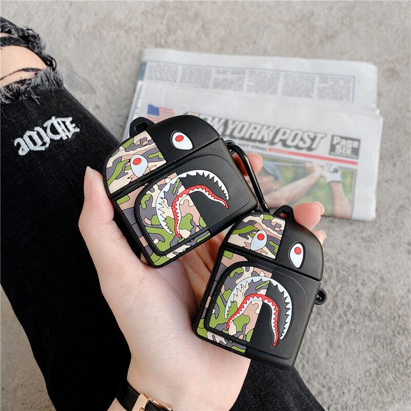 f3f6e527-d283-41cd-9eaa-2e88b6d18f62-1.jpg Bape Shark AirPods Case